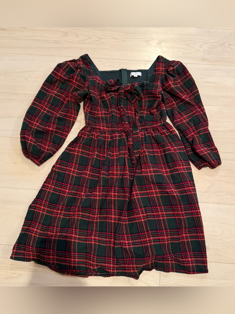 Ivy City Co Red and Green Plaid Puff-Sleeve Mini Dress